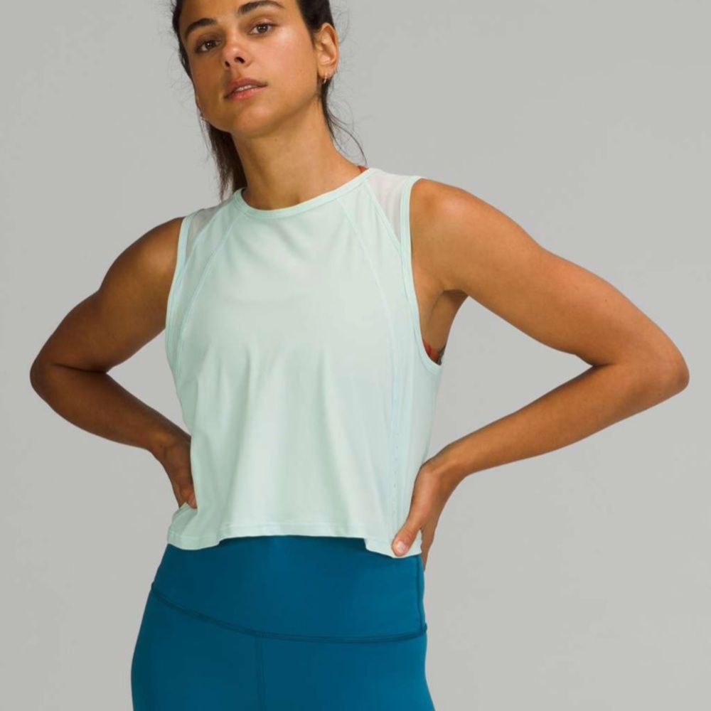 Lululemon Sculpt Tank Top *Cropped
Delicate Mint
